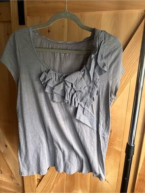 LOFT Heather Gray Scoop Neck Short Sleeve Tee with Ruffle Detail